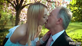 Young blonde grousing fucking an old man she swallows his cumshot